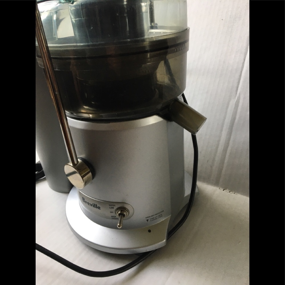 Breville Juice Fountain Plus Juicer - Picture 7 of 17